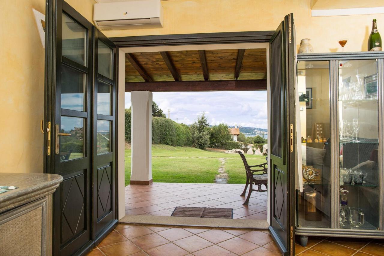 Villa Iris With Pool Baja Sardinia Extérieur photo