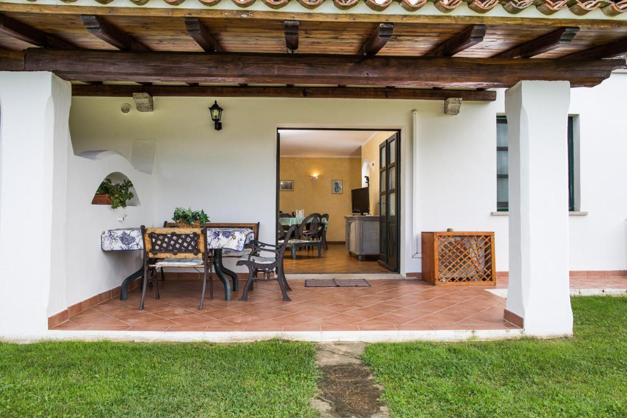 Villa Iris With Pool Baja Sardinia Extérieur photo