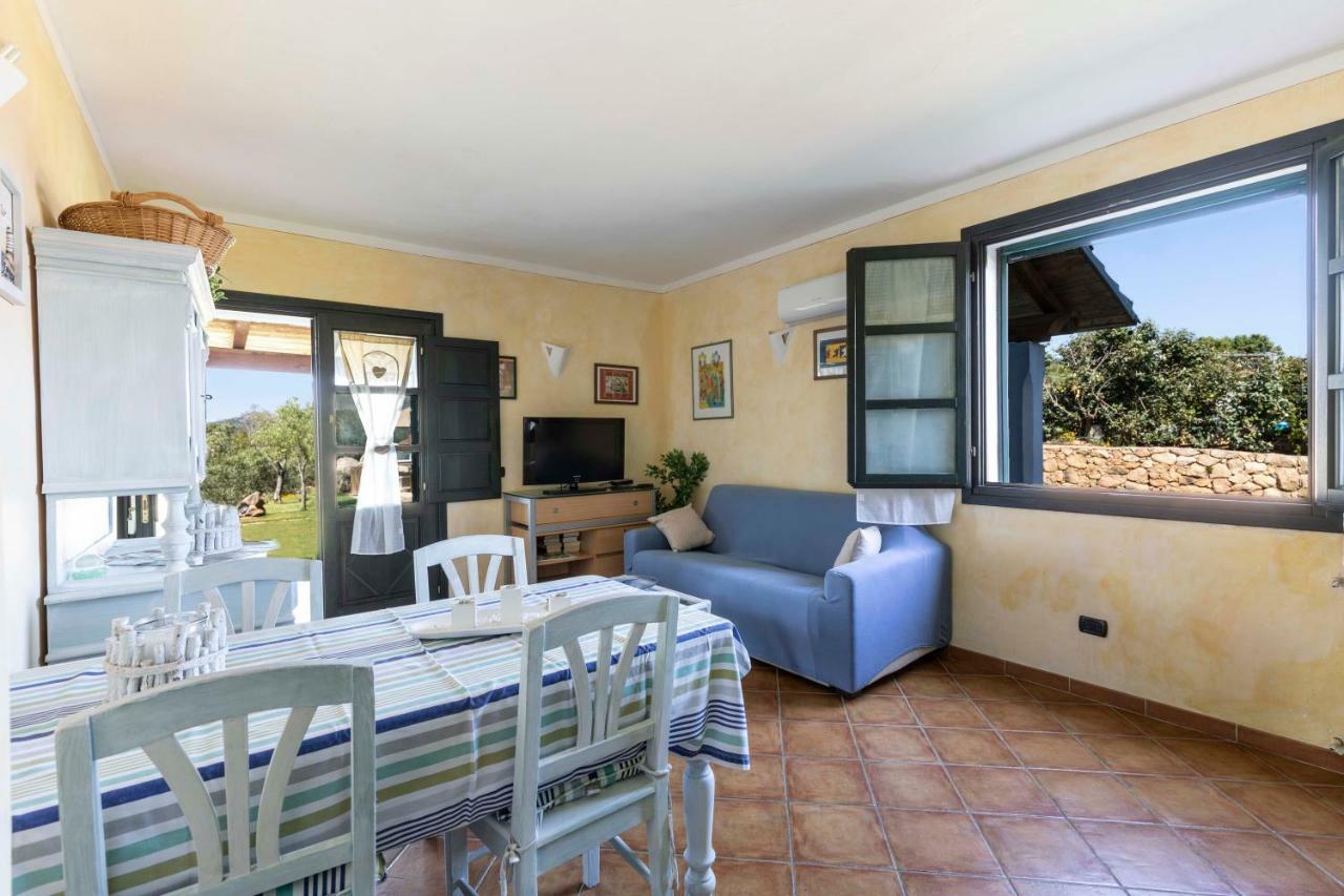 Villa Iris With Pool Baja Sardinia Extérieur photo