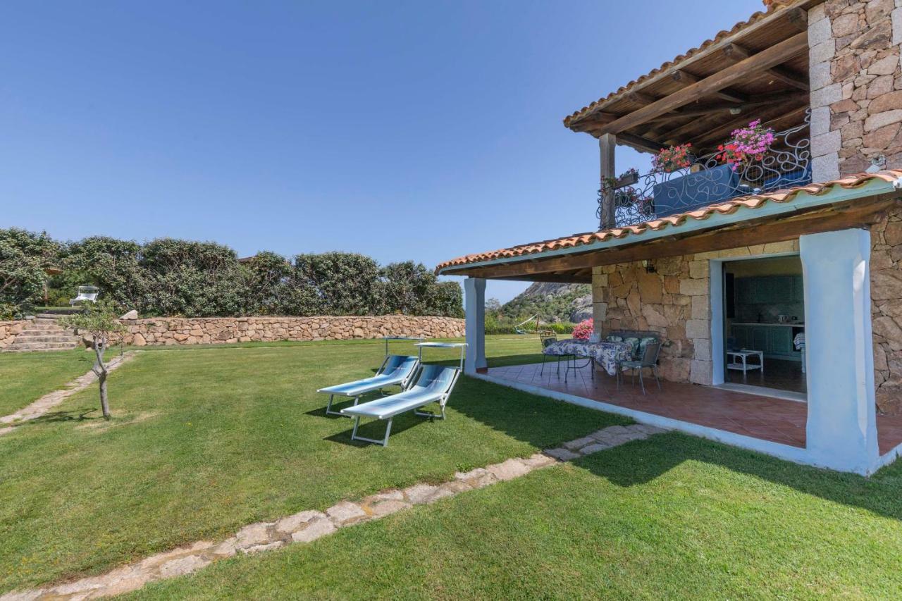 Villa Iris With Pool Baja Sardinia Extérieur photo