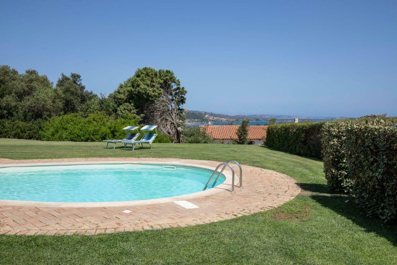 Villa Iris With Pool Baja Sardinia Extérieur photo