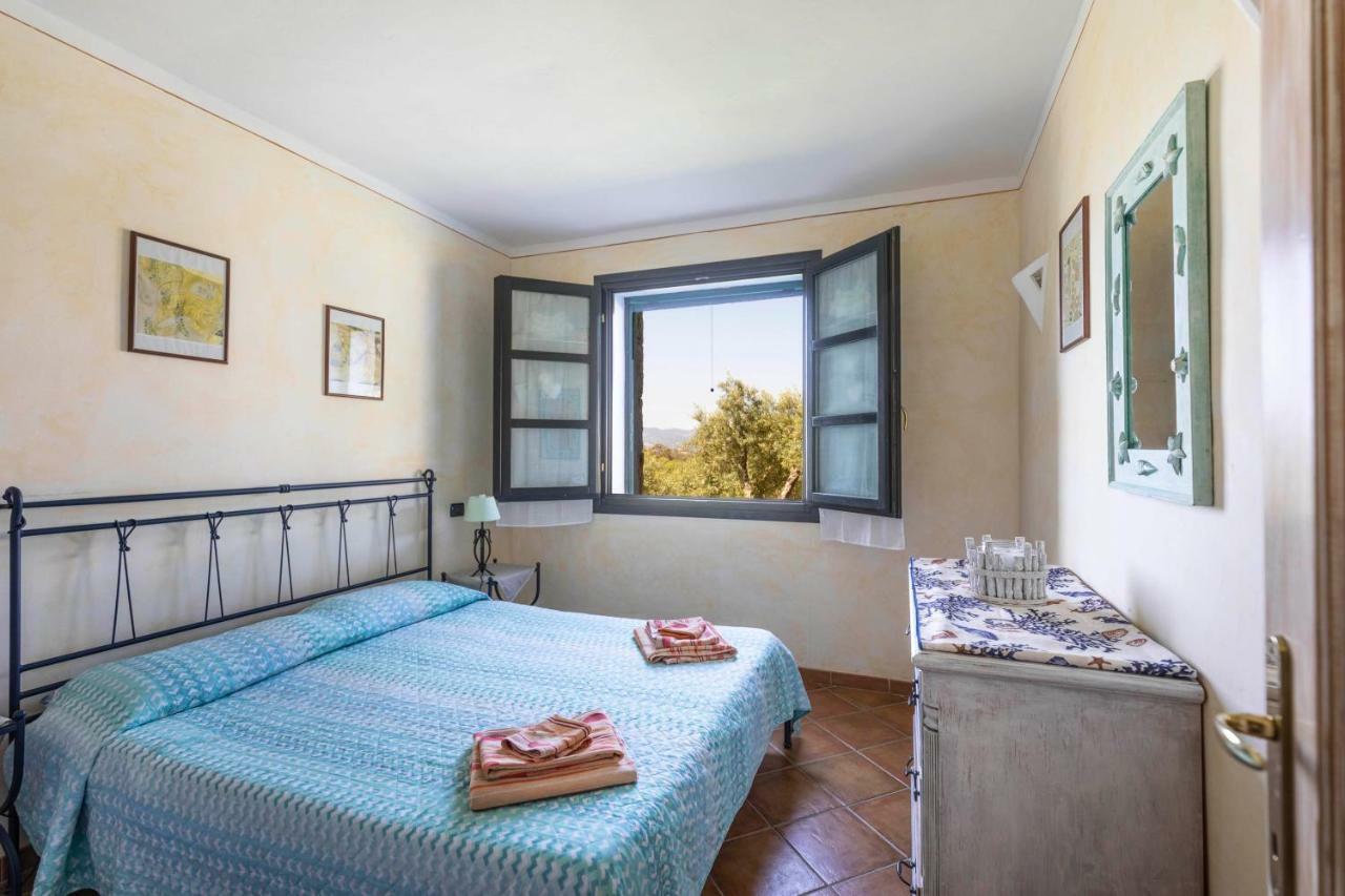 Villa Iris With Pool Baja Sardinia Extérieur photo