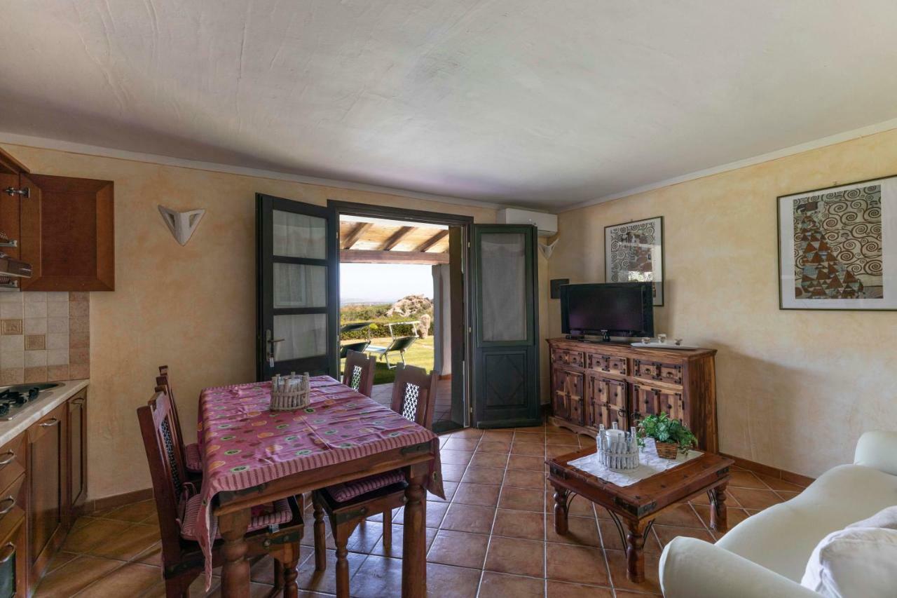 Villa Iris With Pool Baja Sardinia Extérieur photo