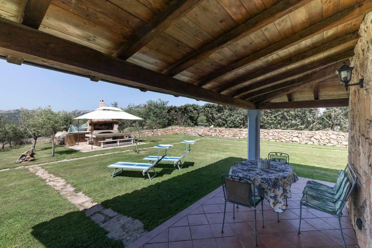 Villa Iris With Pool Baja Sardinia Extérieur photo