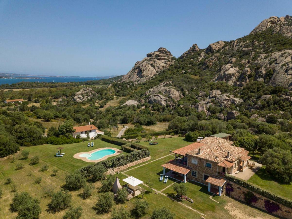 Villa Iris With Pool Baja Sardinia Extérieur photo