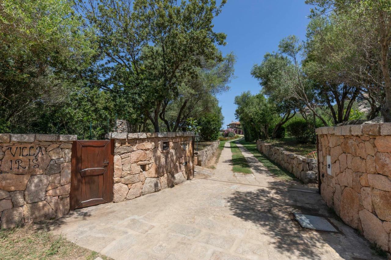Villa Iris With Pool Baja Sardinia Extérieur photo